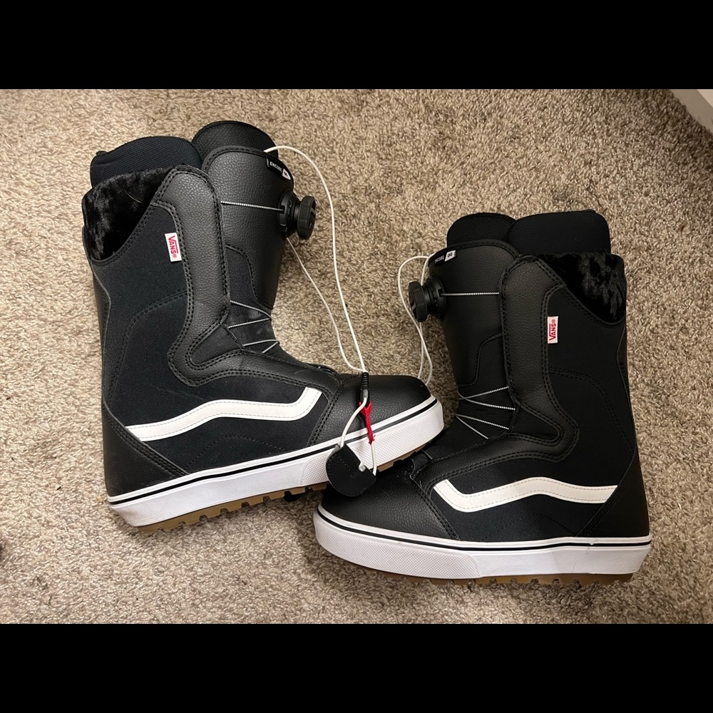 Vans encore snowboarding boots